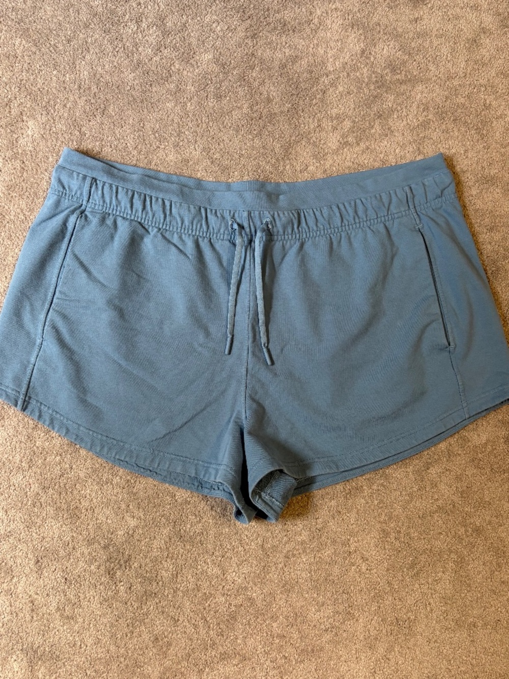 Lululemon inner glow shorts